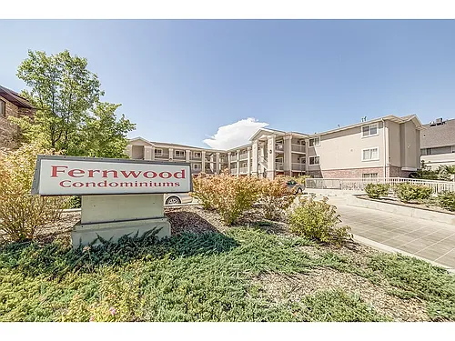 551 N 200 E Photo 1