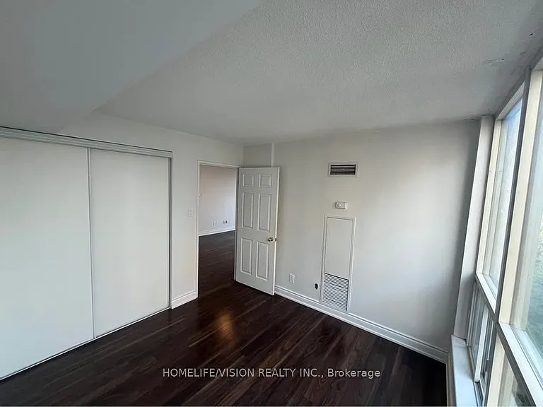 260 Doris Ave #Penthouse 105 — Photo 12