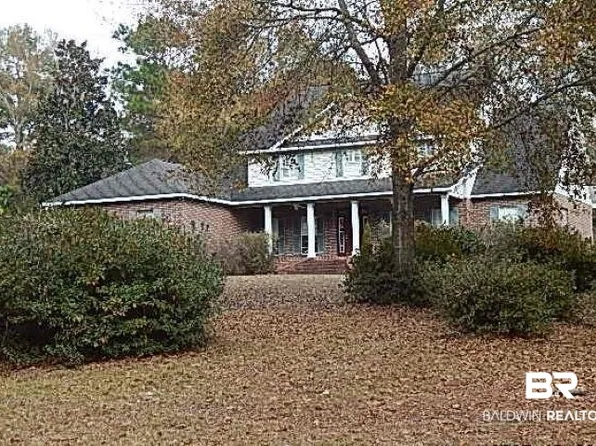 1739 Woodridge Dr, Atmore, AL 36502