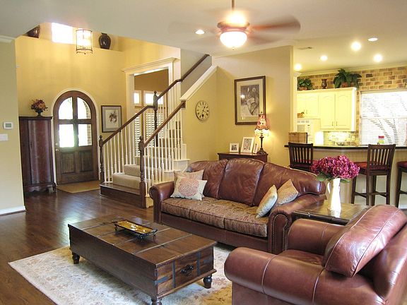 3rd image of 2716 Barrington Dr