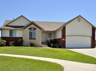 1300 N Lake Ridge Cir, Derby, KS 67037