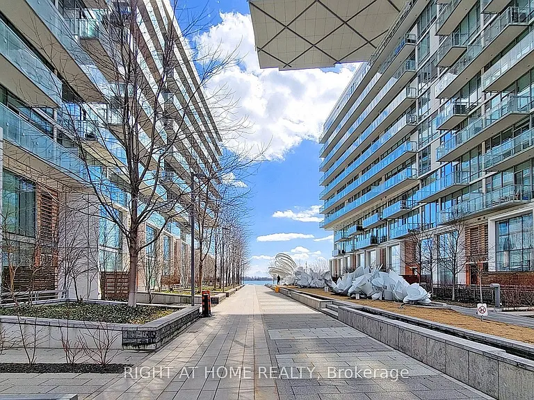 39 Queens Quay E #920 — Photo 2