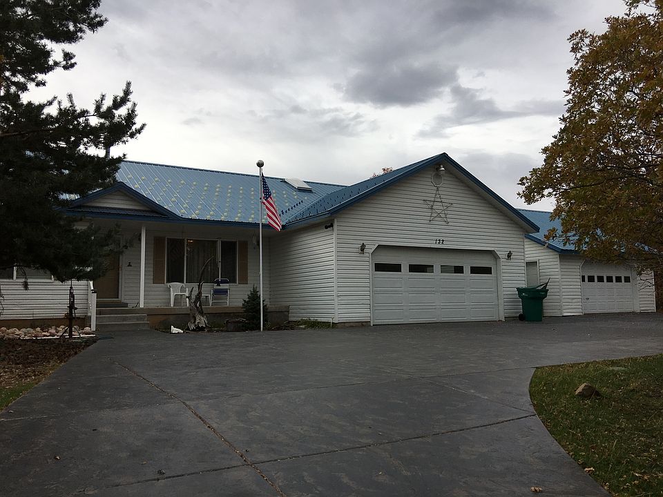 Country living--2 garages