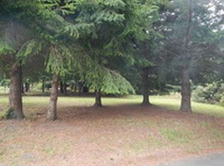 468 Redwood Rd, Whitethorn, CA 95589