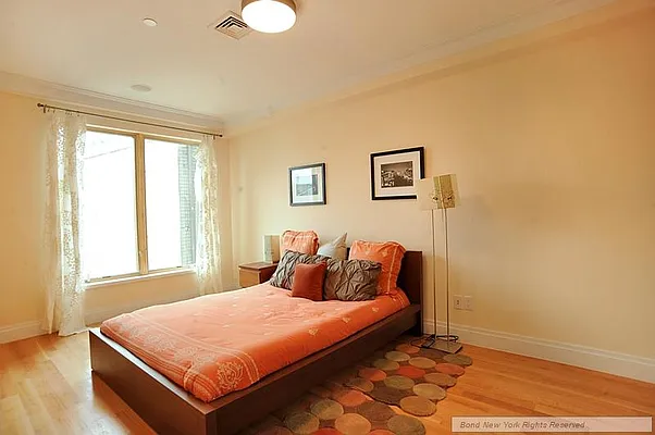 Sold by Bond New York | media 15