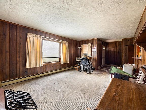 4th image of 110 Stoneleigh Dr