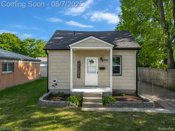 23711 Annapolis St, Dearborn Heights, MI 48125
