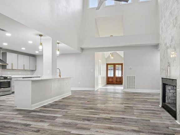 5th image of 8591 Wakefield Ave