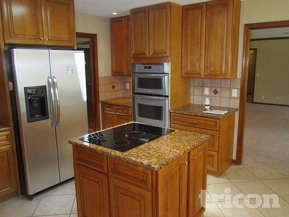 5th image of 11714 Edgemere Dr