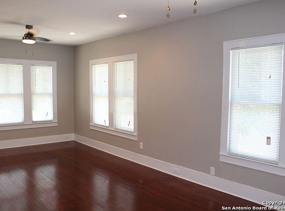 4th image of 1207 W Magnolia Ave