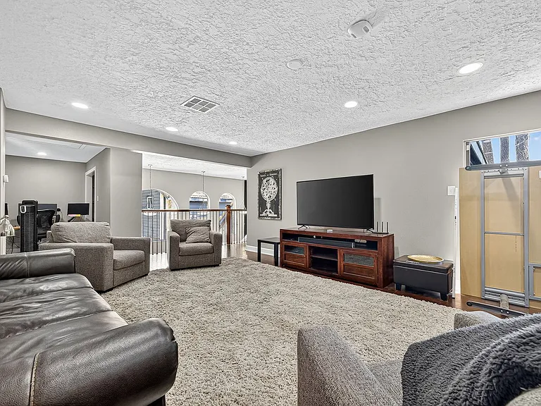 5815 Green Terrace Ln — Photo 38