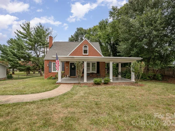 50 22nd Ave NW, Hickory, NC 28601