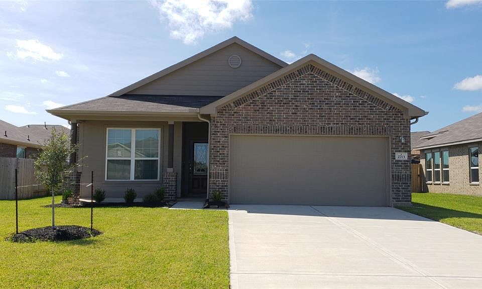 1st image of 2713 Coral Dr