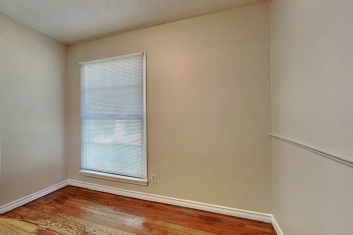 11211 Ulloa Ln — Photo 7