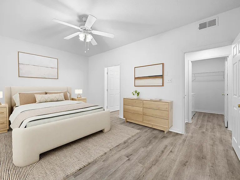Spacious bedroom to wake up in calm