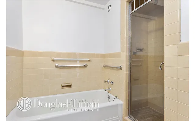 Sold by Douglas Elliman | media 26