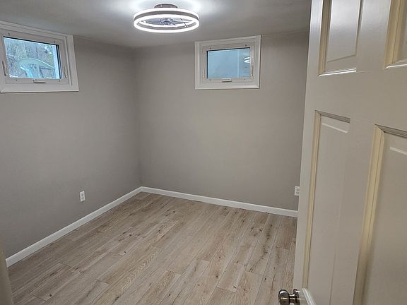 3rd image of 895 Warrenville Rd #2