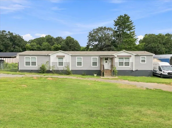 717 Campground Rd, Spartanburg, SC 29303
