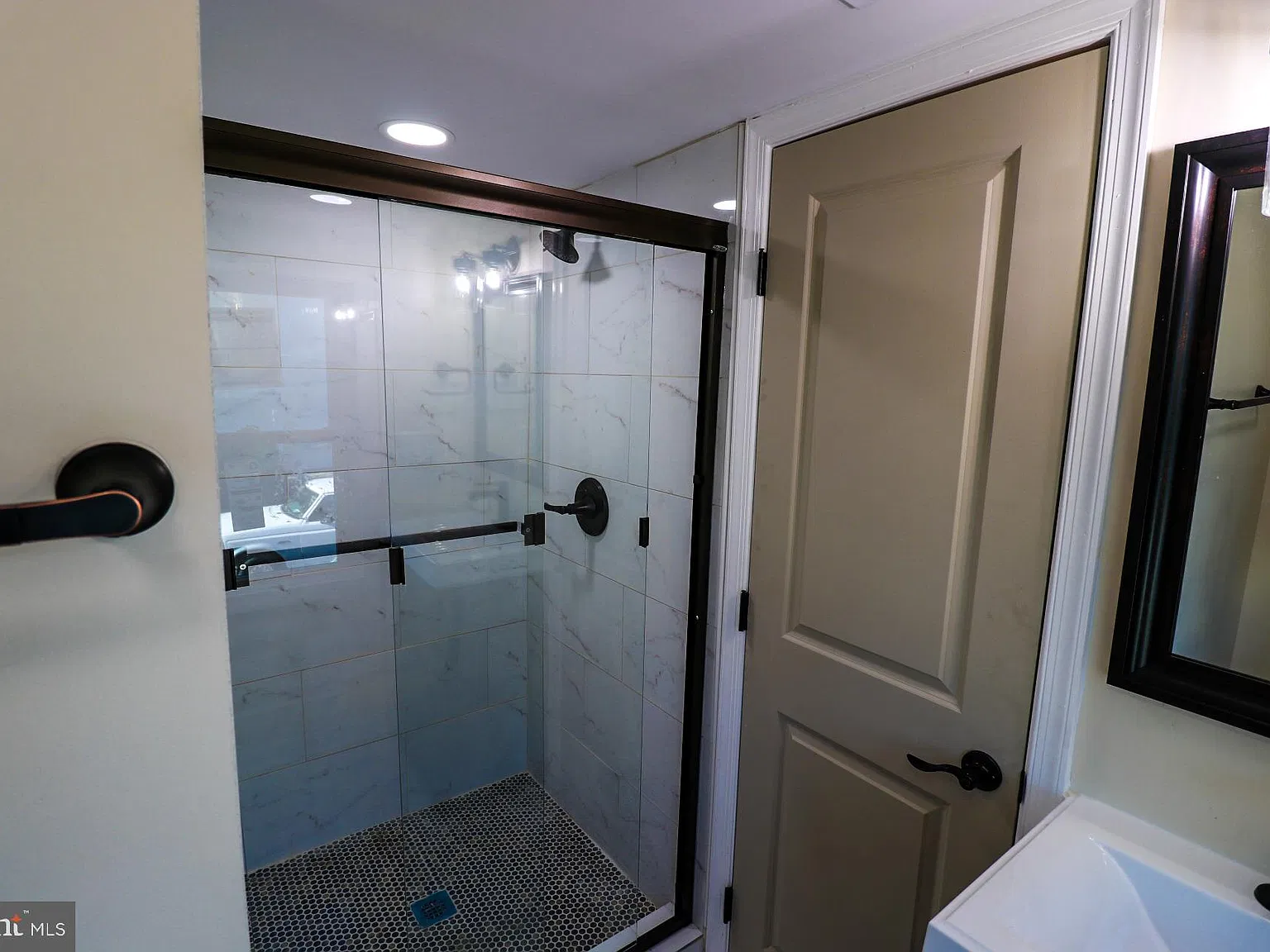 3 bed, 2.0 bath, 1120 sqft, $1,850 — Photo 4