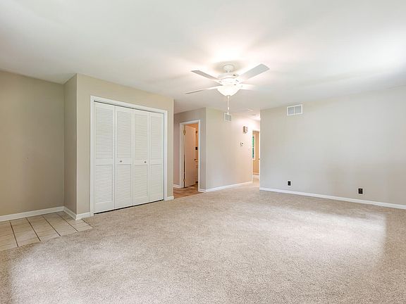 5th image of 705 2nd Ave NW