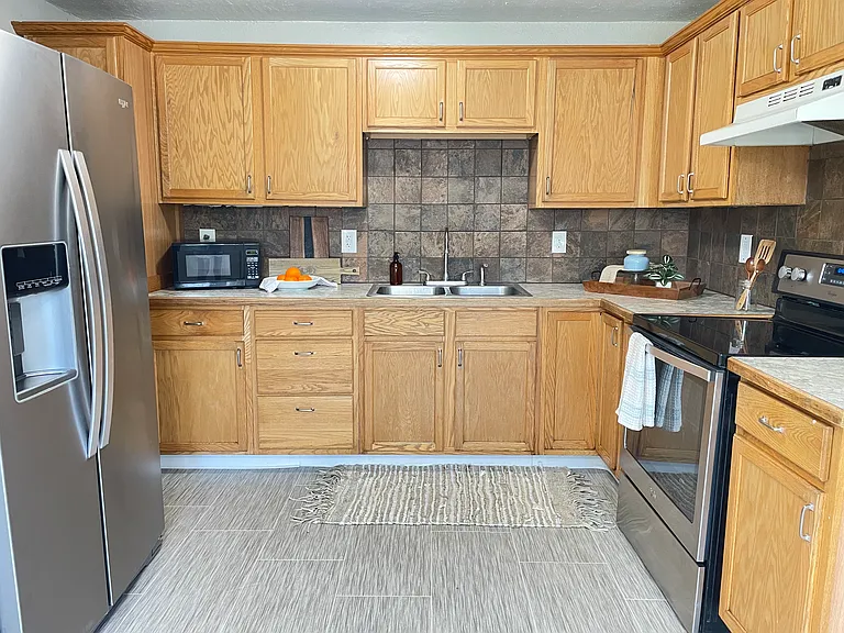 207 E Omaha St — Photo 4