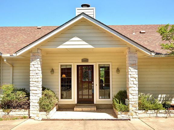 4th image of 401 Lakeshore Cir