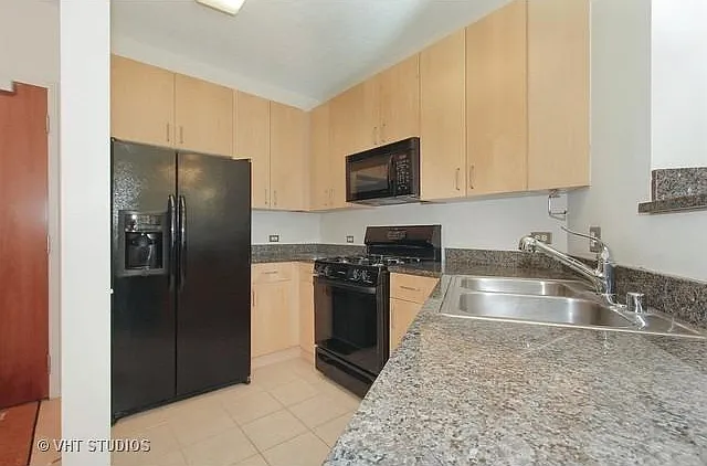 600 N Kingsbury St #1714 — Photo 4