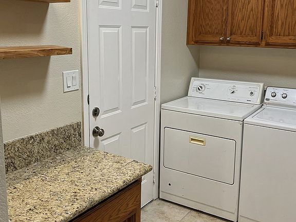 5th image of 906 Mormon St