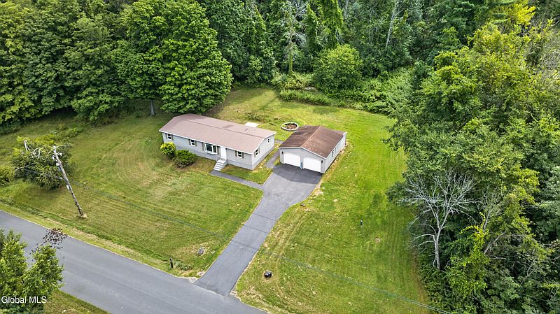 4th image of 683 Knickerbocker Road