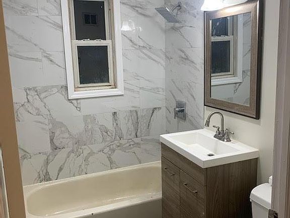 4th image of 196 Tuxedo Pkwy Floor 2