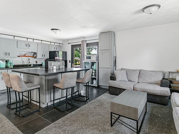 5th image of 908 27th Avenue Ct