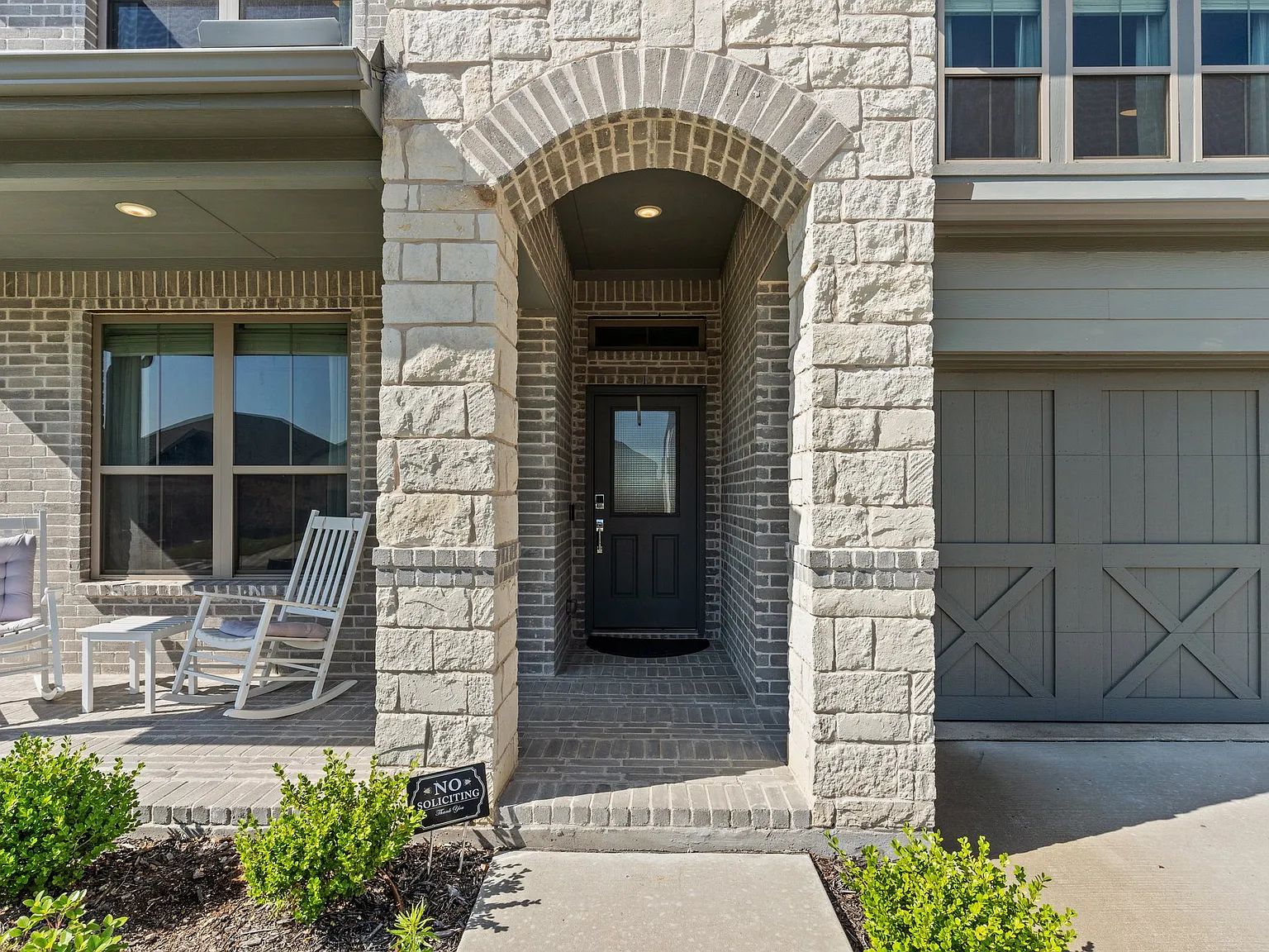 132 Chase Creek Dr — Photo 2