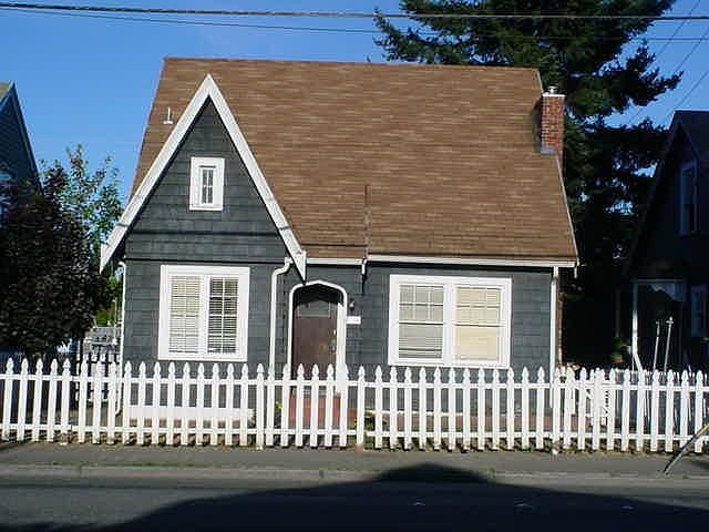1st image of 1004 Warren Ave