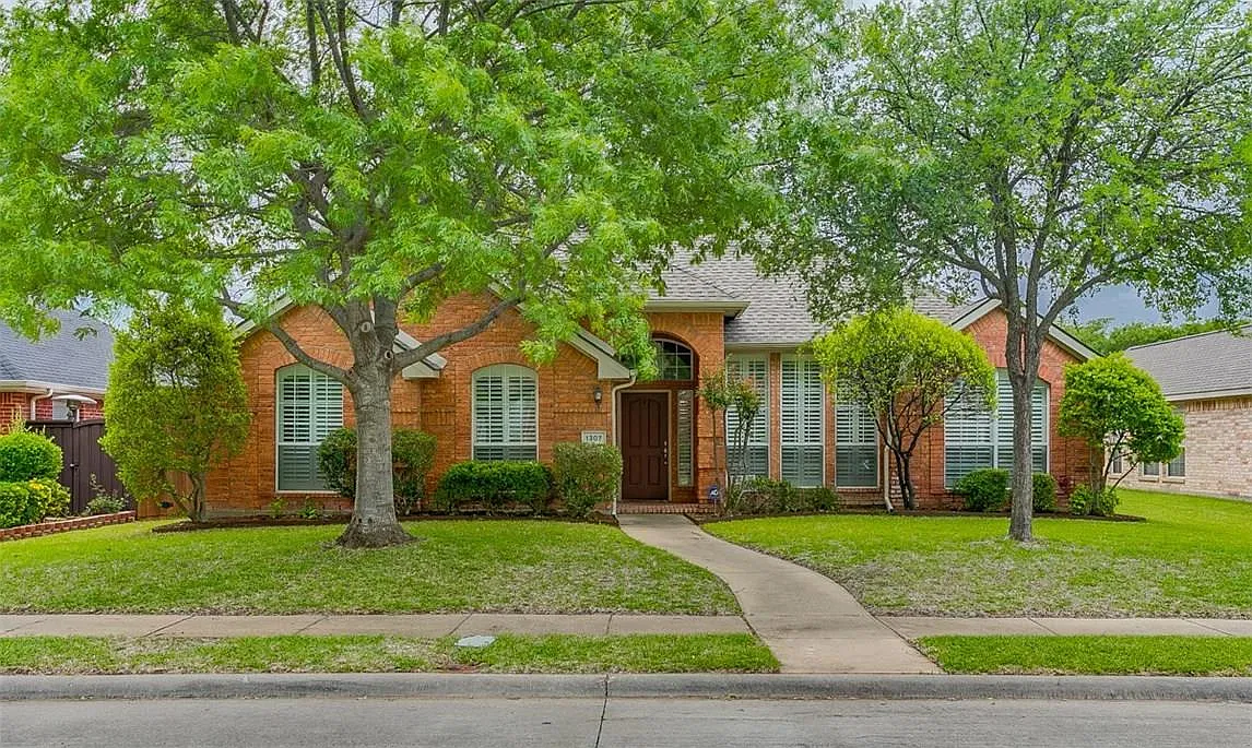 4 bed, 2488 sqft, $2,800 — Photo 1