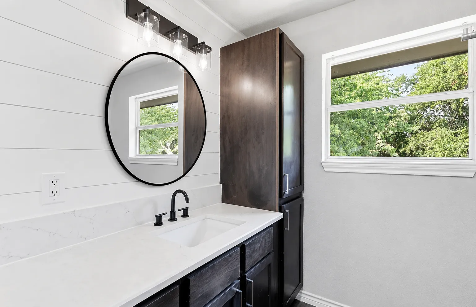 2 bed, 925 sqft, $1,870 — Photo 2