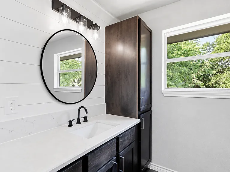 214 Evans Ct — Photo 2