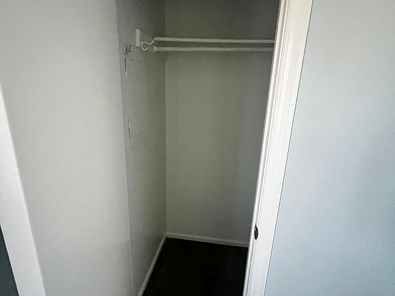 3rd image of 2432 McKenzie Dr