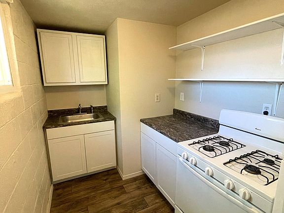 2nd image of 541 1/2 Cardenas Dr SE