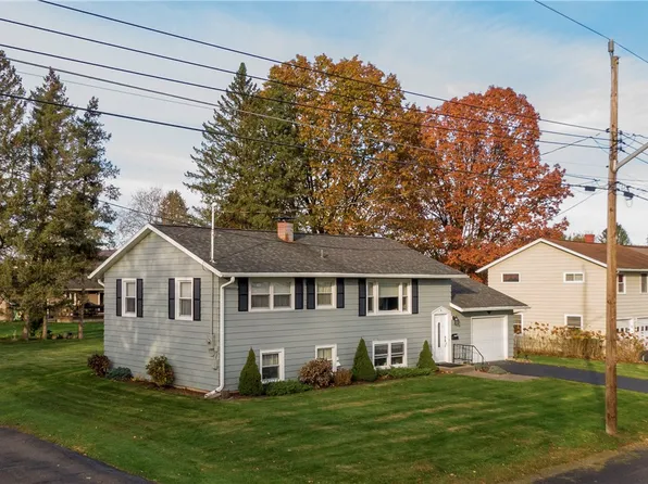 46 Hillview Dr, Norwich, NY 13815