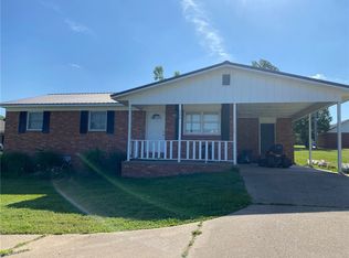 906 N College St, Huntsville, AR 72740
