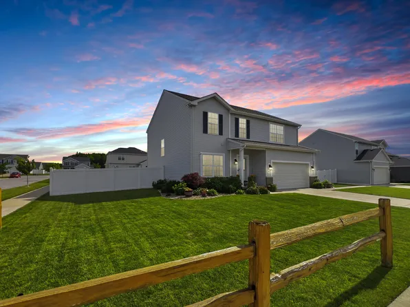 7445 E 119th Pl, Crown Point, IN 46307
