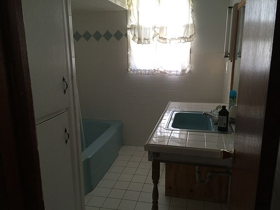 2nd image of 820 W Jefferson St