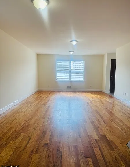 523 Broadway — Photo 1
