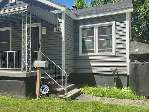2nd image of 822 Crawford St