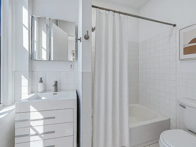 35 Hamilton Pl #611 — Photo 4