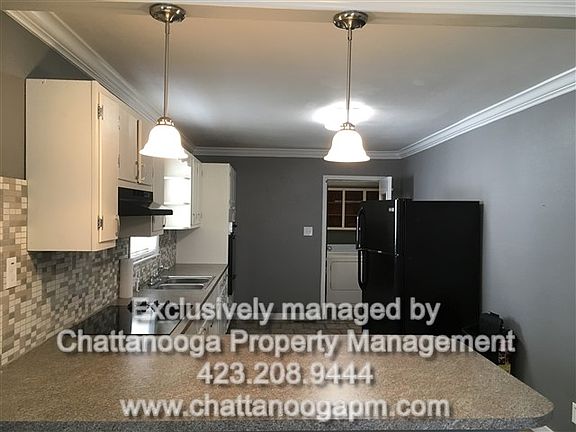 3rd image of 5016 Carolyn Ln