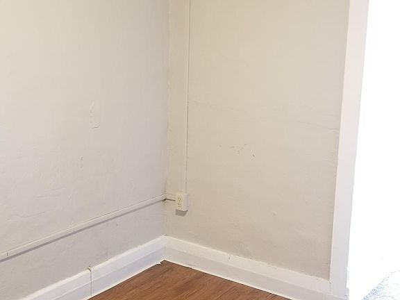 3rd image of 1420 4th Ave W APT 210