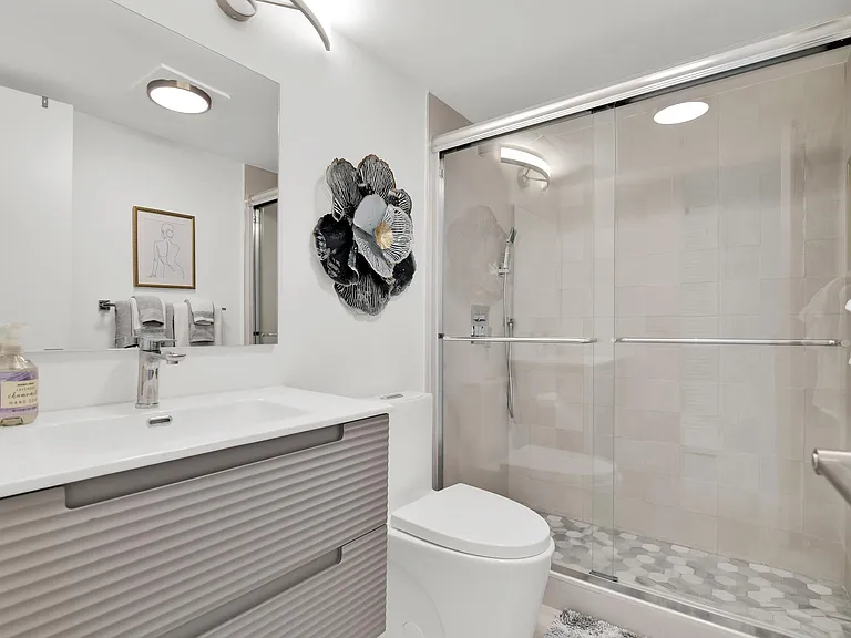 175 Fanshaw E — Photo 14