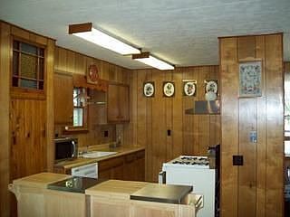 3rd image of 99 Catherine St