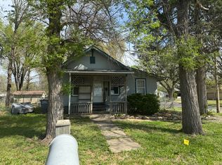 1202 W 7th Ave, Emporia, KS 66801